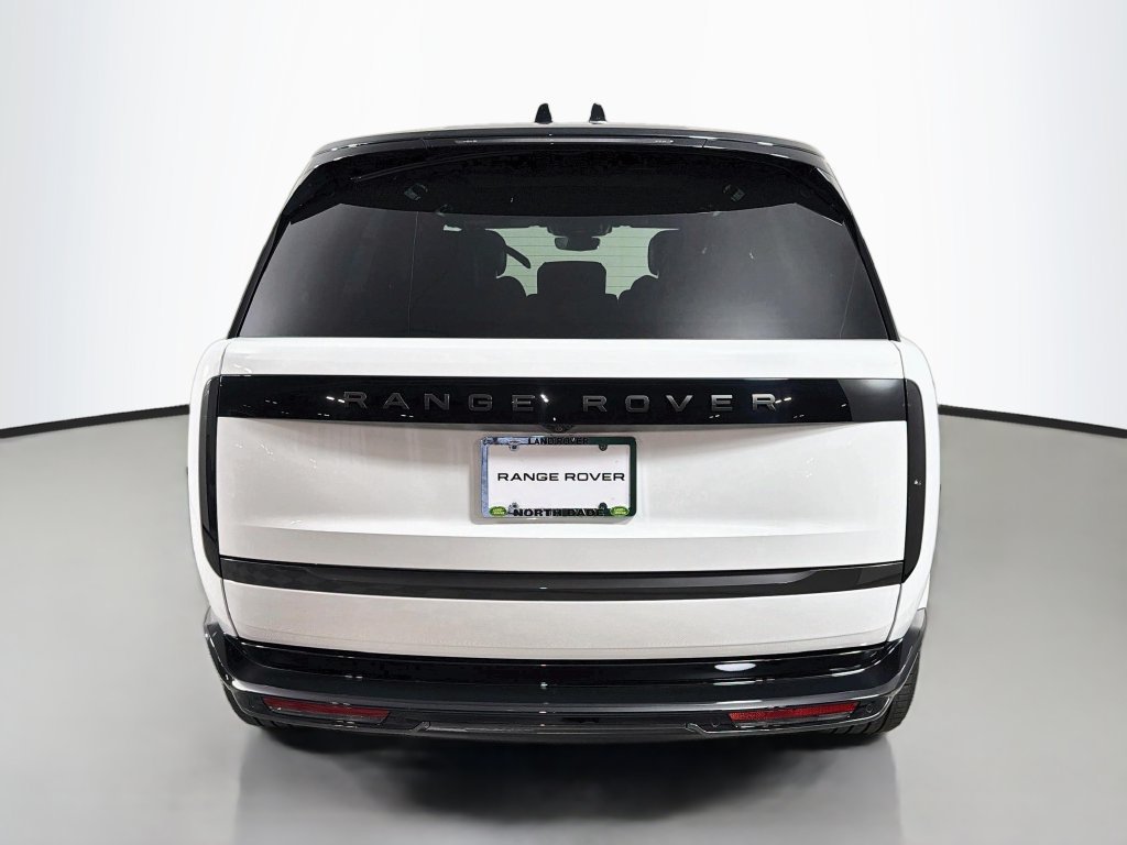 New 2026 Fuji White Land Rover SE image 2