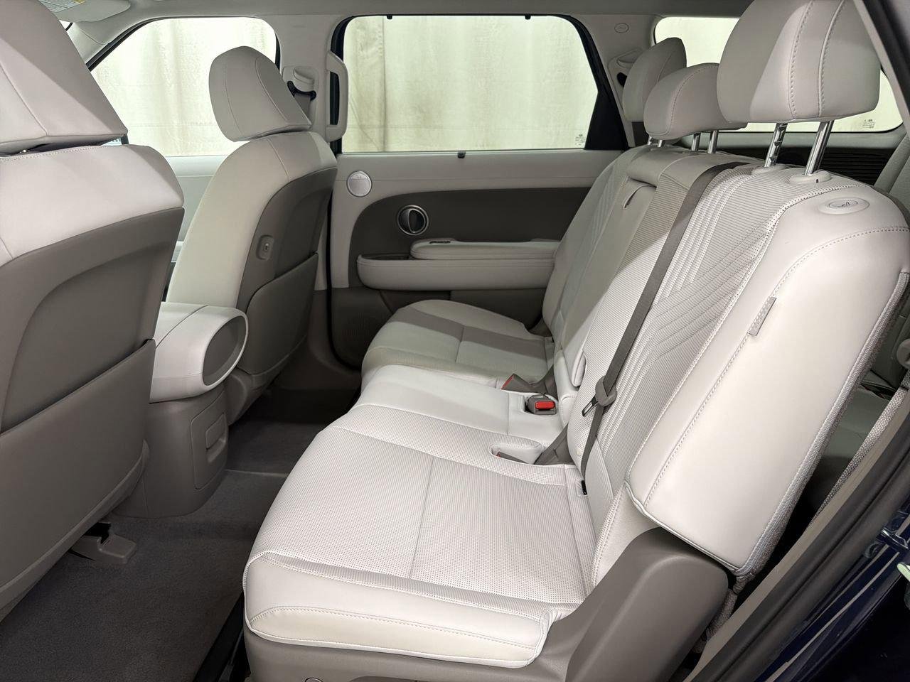 New 2026 Classy Blue Pearl Hyundai SEL 8P image 18