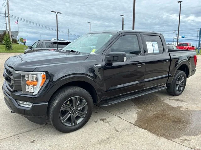 Certified Used 2023 Agate Black Metallic Ford XLT image 3