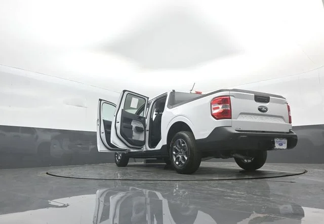 New 2026 Oxford White Ford XLT image 38