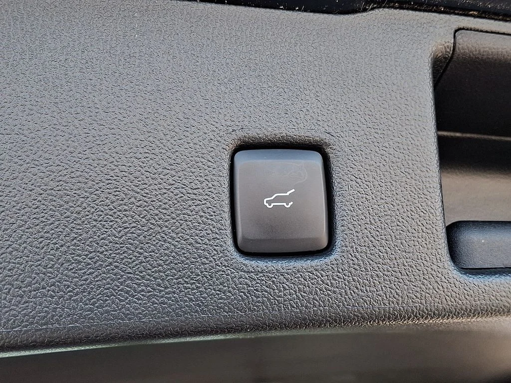 Certified Used 2023 Black Metallic Ford Platinum image 32