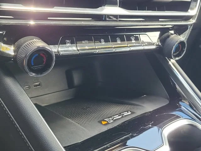 2025 Chevrolet Traverse High Country - Photo 39