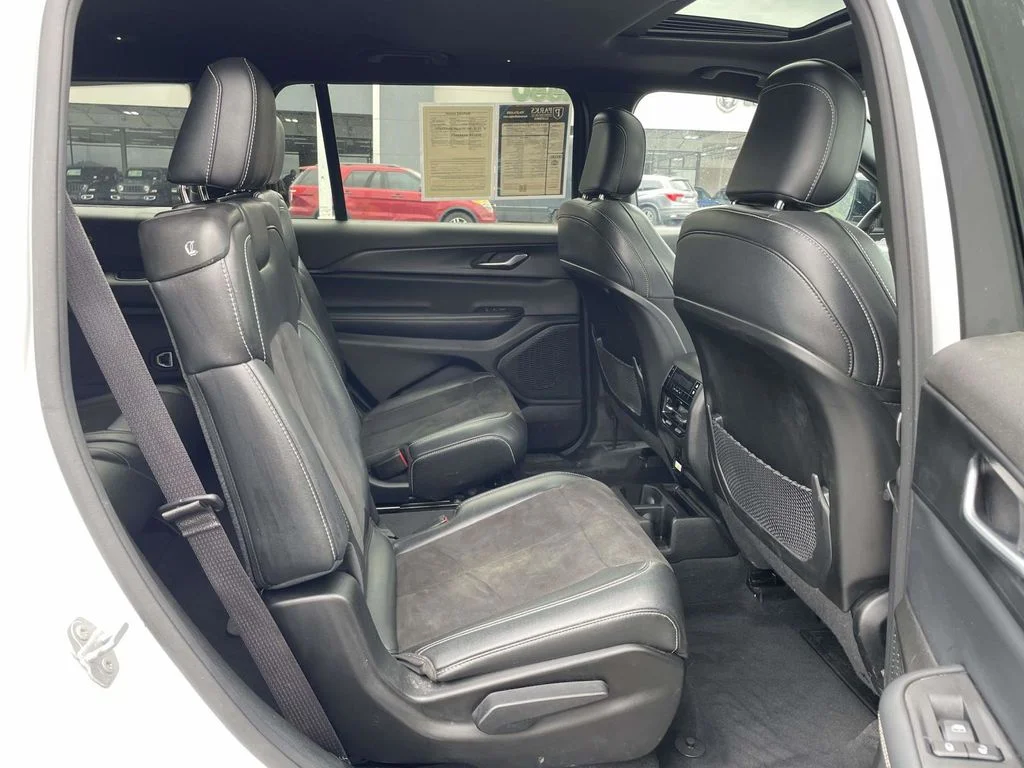 Used 2023 White Jeep Altitude image 17