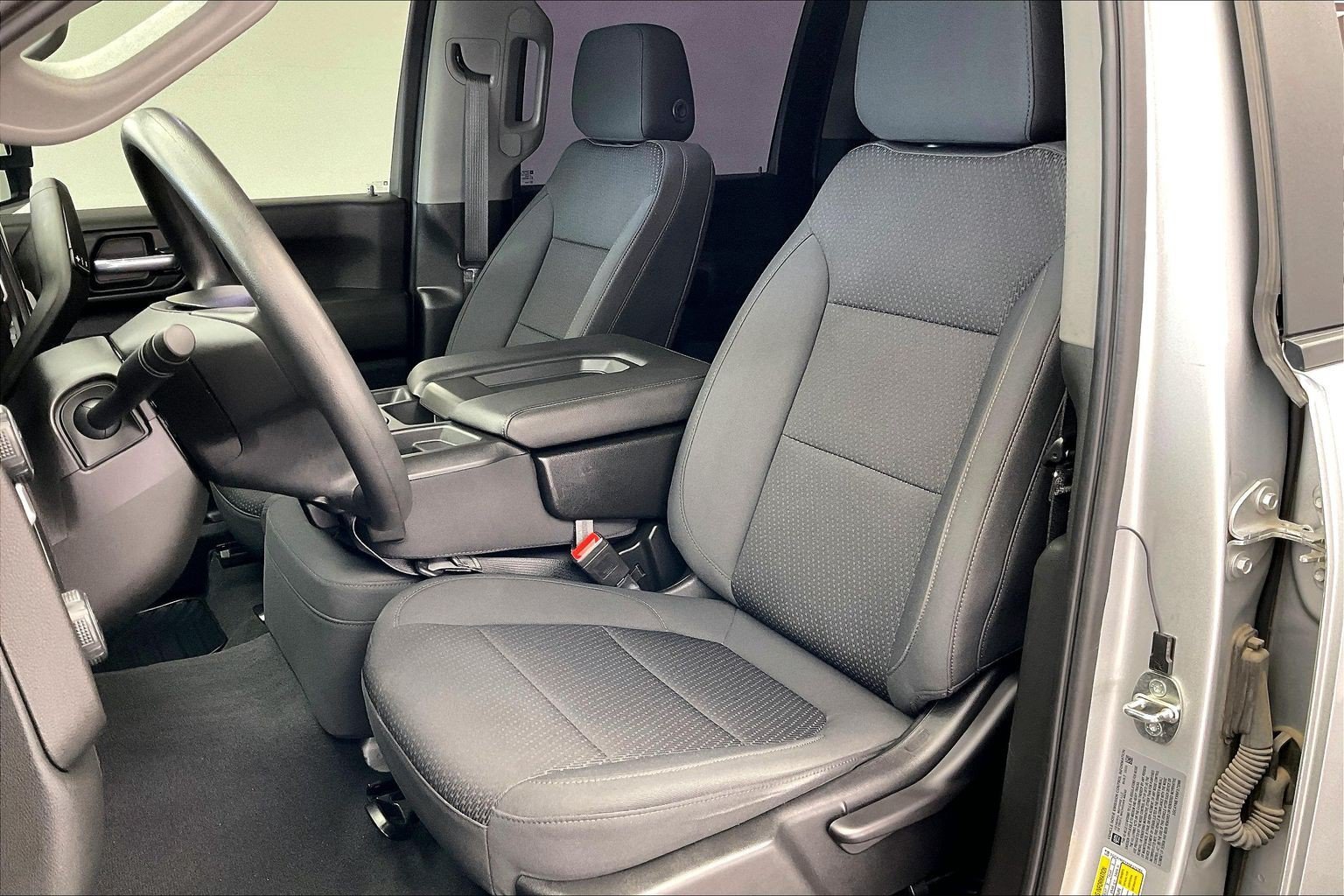Used 2022 SILVER ICE METALLIC Chevrolet Custom image 17