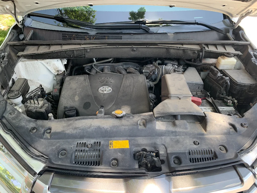 Used 2017 Blizzard Pearl Toyota LE Plus image 31