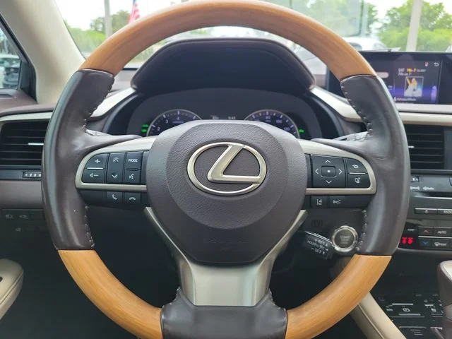 Used 2019 White Lexus 350 image 18