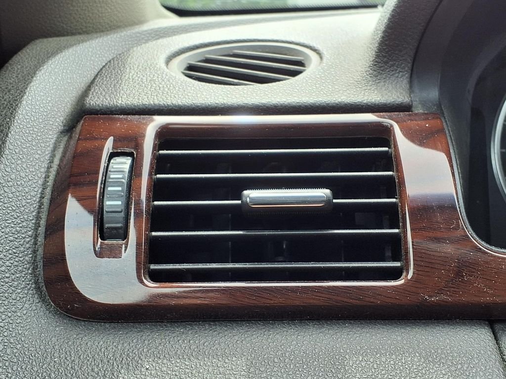 Used 2009 Silver Ford SE image 21