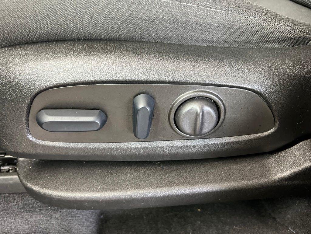 Used 2023 Silver Sage Chevrolet LT image 8