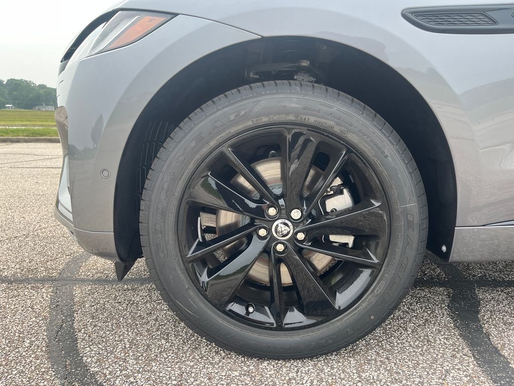 New 2026 Eiger Grey Jaguar P250 R-Dynamic S image 19