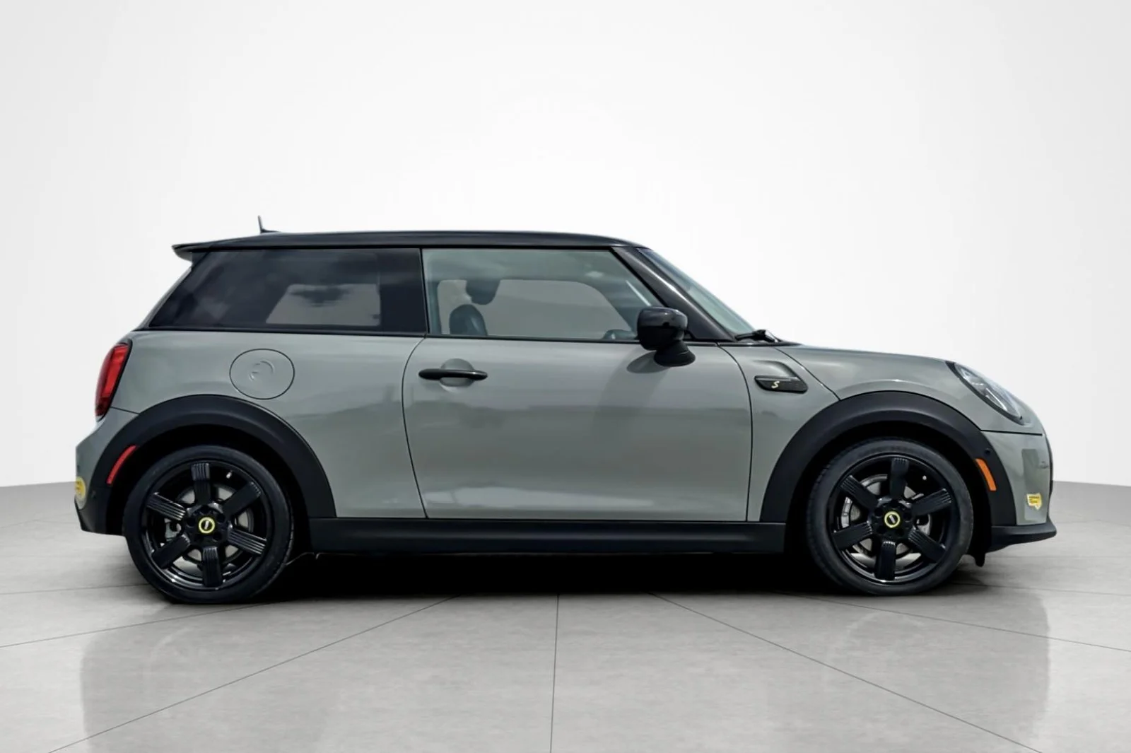 Used 2022 PRECIOUS METAL MINI Cooper SE image 6