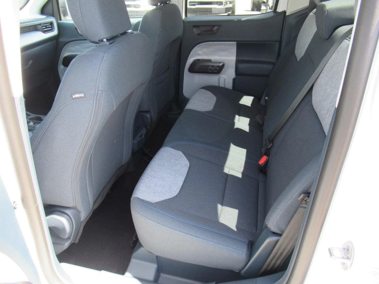 New 2026 Oxford White Ford XLT image 29