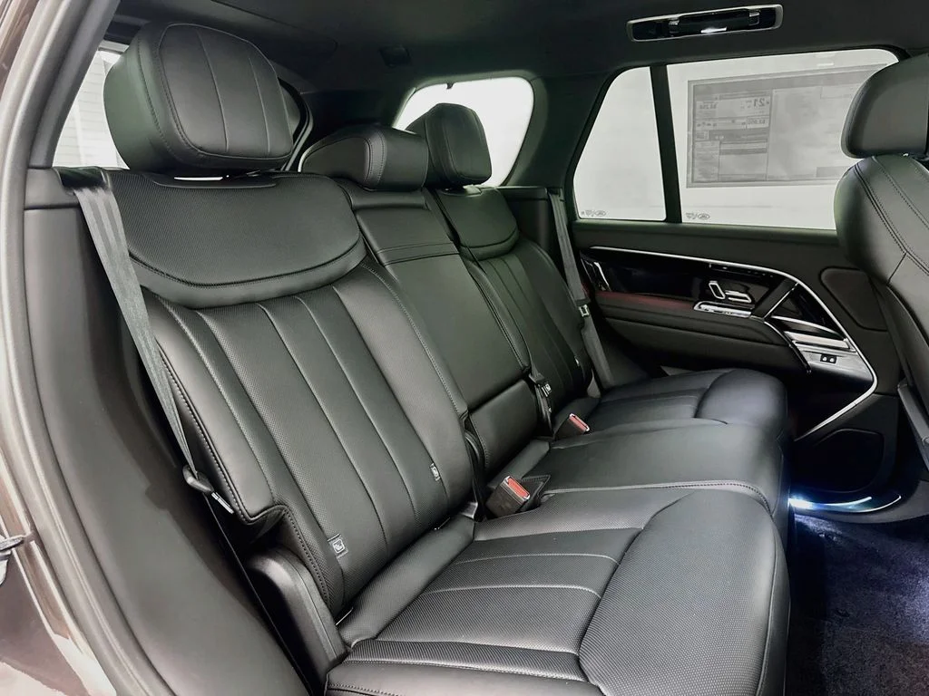 New 2026 Charente Grey Land Rover SE image 28