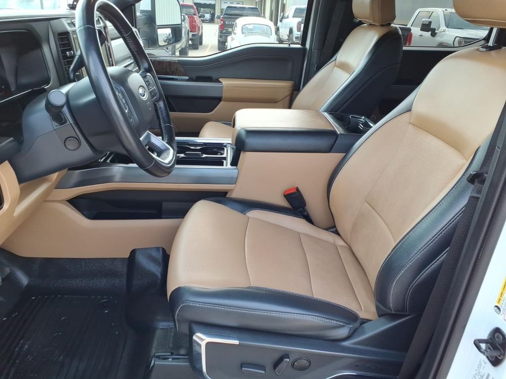 Used 2023 White Ford Lariat image 16