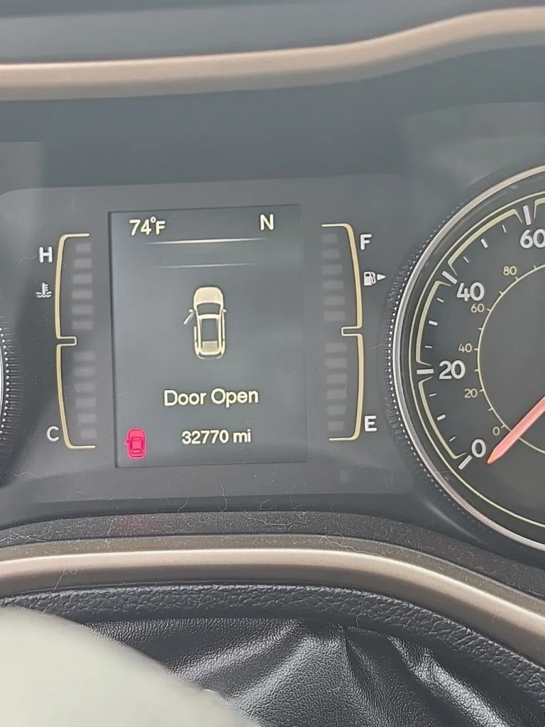 Used 2014 Gray Jeep Latitude image 6