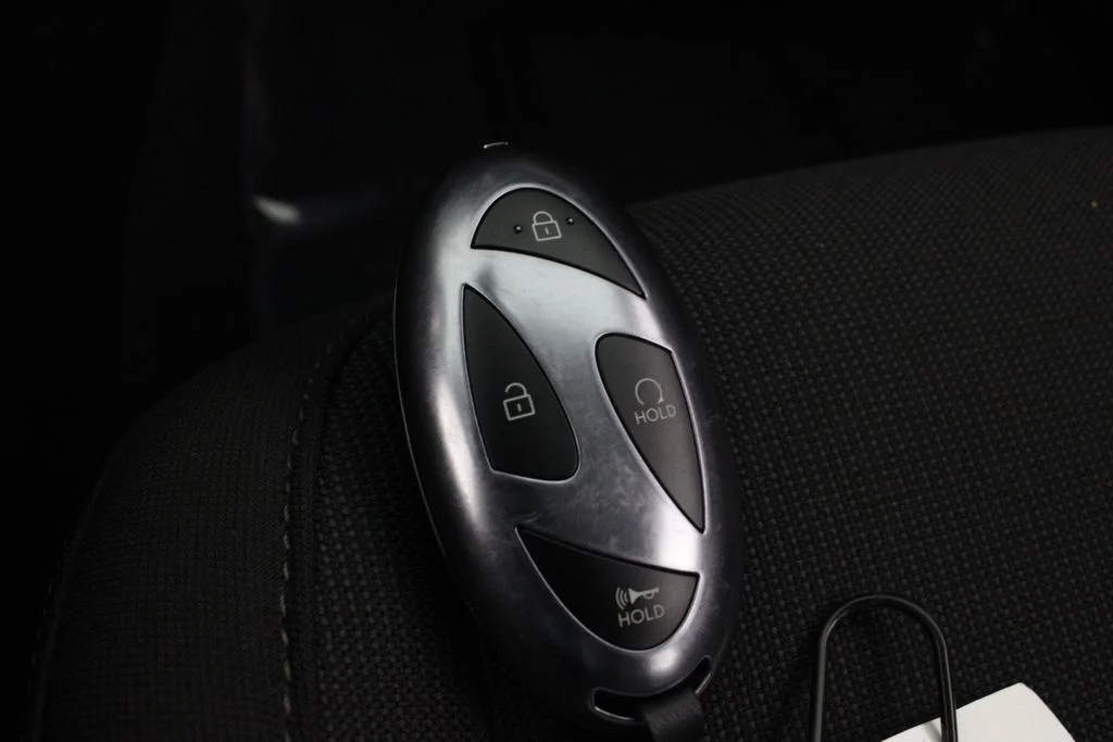 Used 2026 White Hyundai SEL Sport image 31