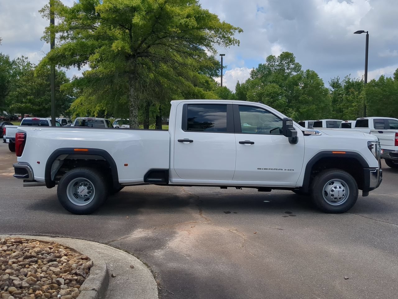 New 2026 Summit White GMC Pro DRW image 9
