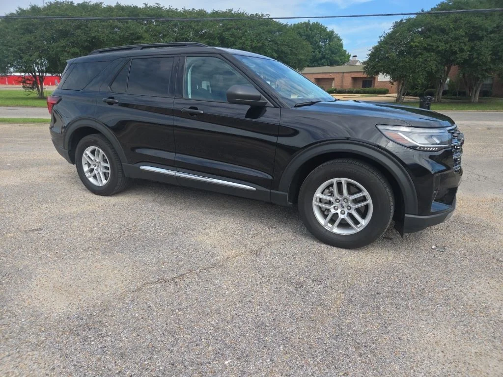 Used 2025 Black Ford Active image 12