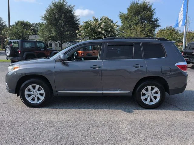 Used 2013 Gray Toyota SE image 6