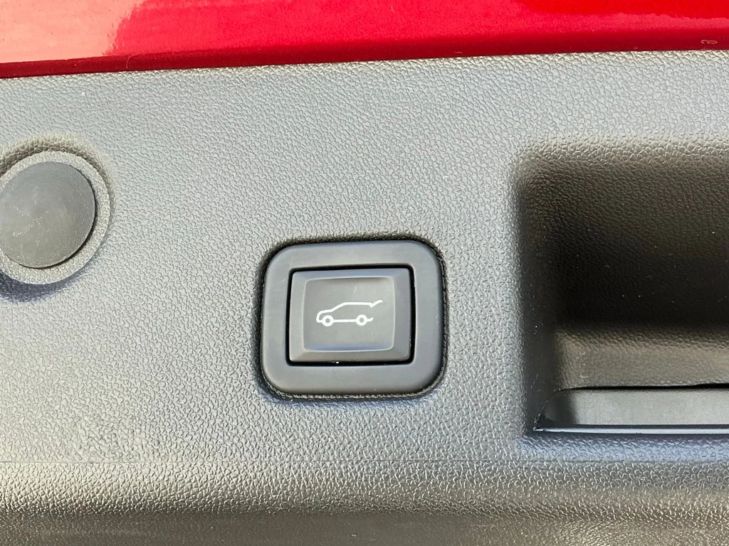 Used 2023 Red Chevrolet RS image 25