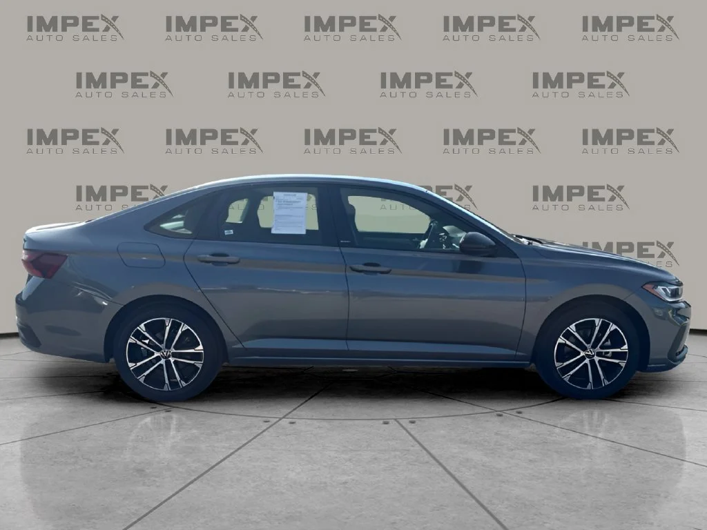 Used 2025 Gray Volkswagen 1.5T Sport image 6