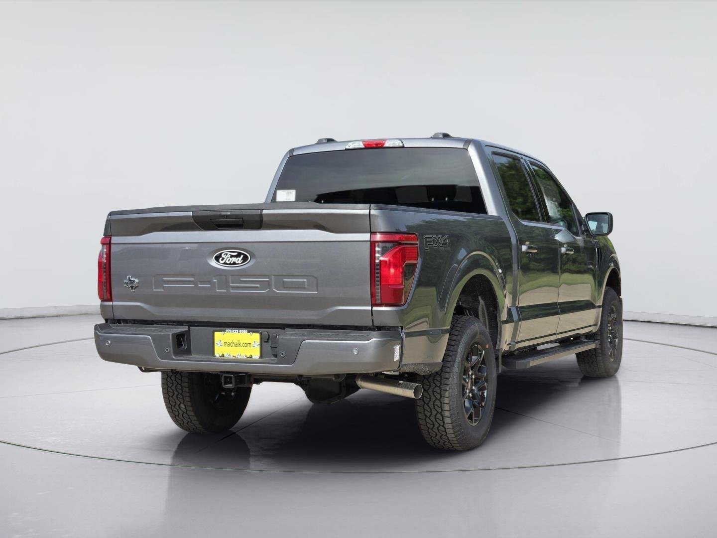 New 2026 Carbonized Gray Metallic FORD XLT image 4