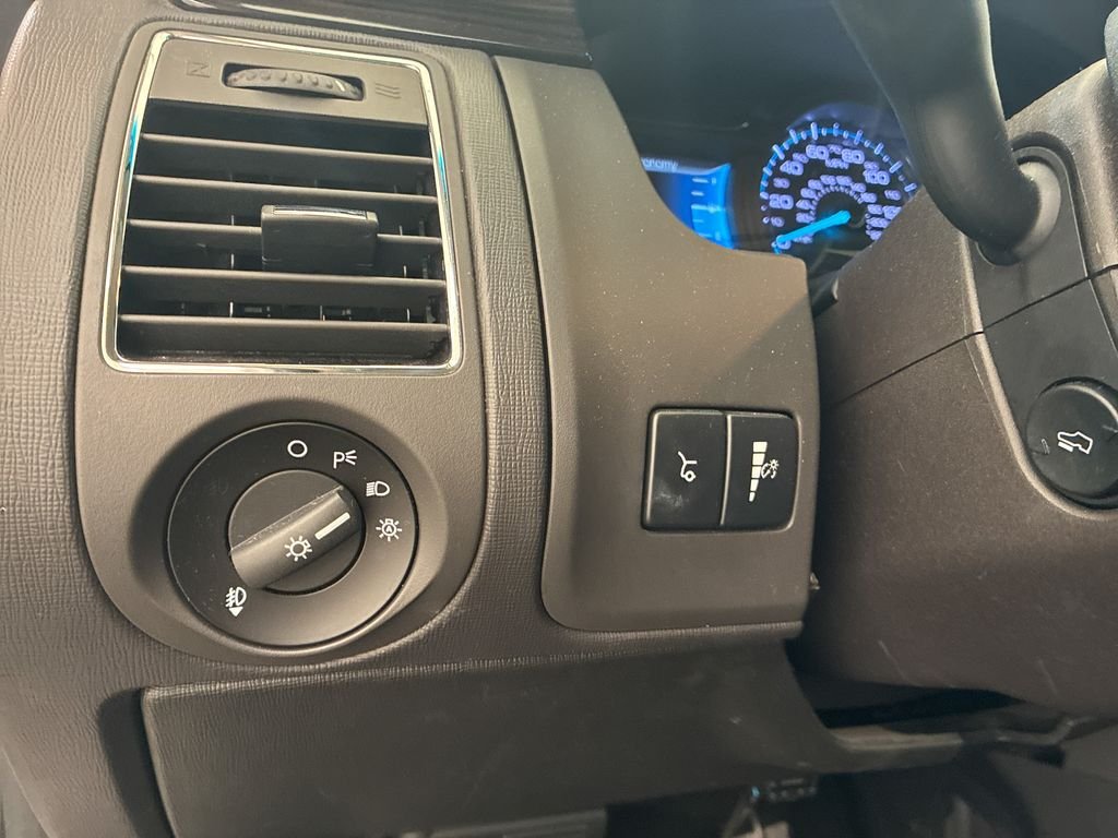 Used 2019 White Ford SEL image 21