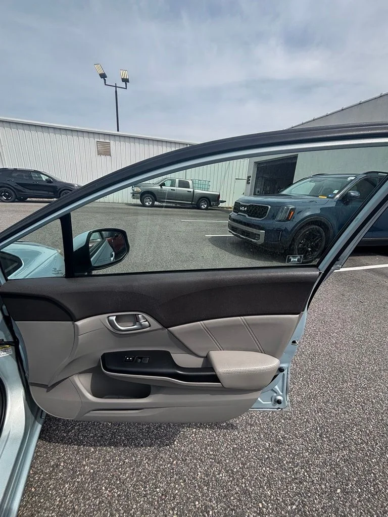 Used 2012  Honda EX-L image 22