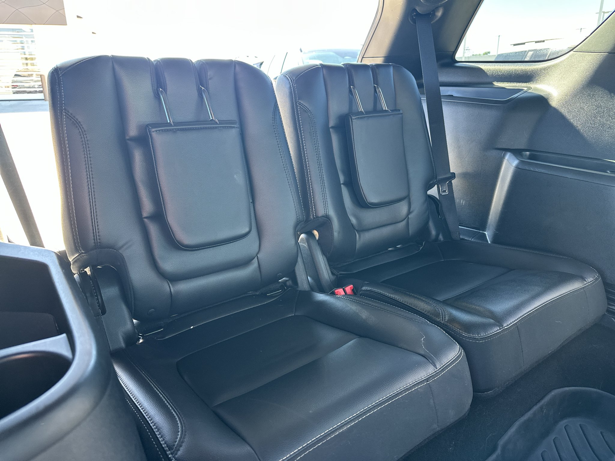 Used 2018 White Platinum Metallic Tri-Coat Ford Limited image 38
