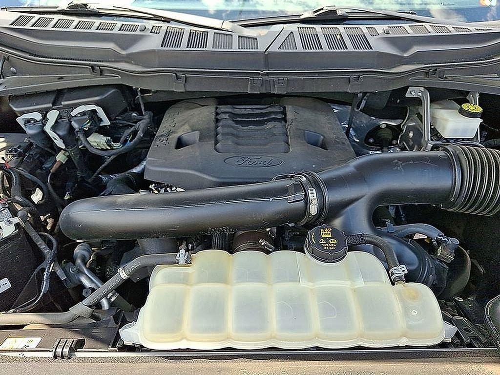 Used 2022 Black Metallic Ford Lariat image 30