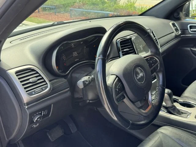 Used 2019 White Jeep Limited image 12