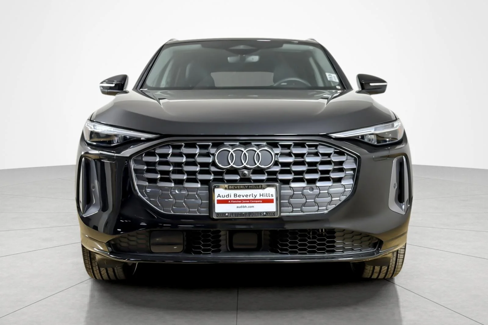 Used 2025 Mythos Black Metallic Audi Premium Plus 2.0 TFSI quattro image 8