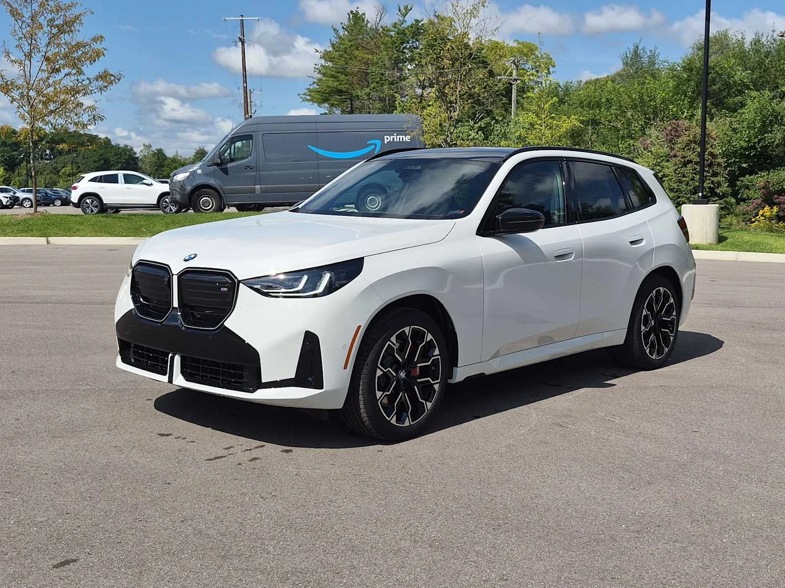 New 2026 Alpine White BMW M50 xDrive image 4