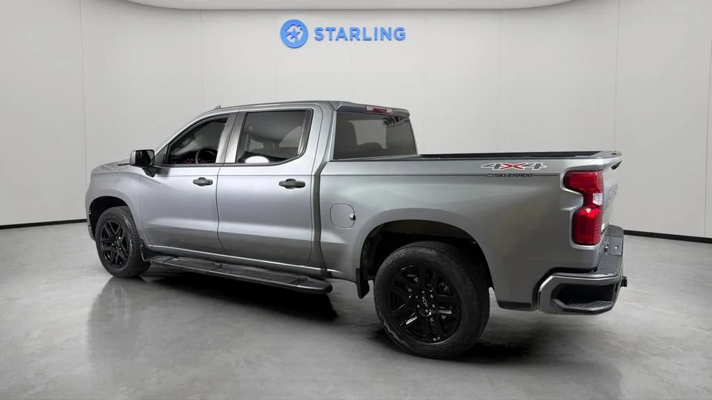 Used 2023 STERLING GRAY METALLIC Chevrolet Custom image 4