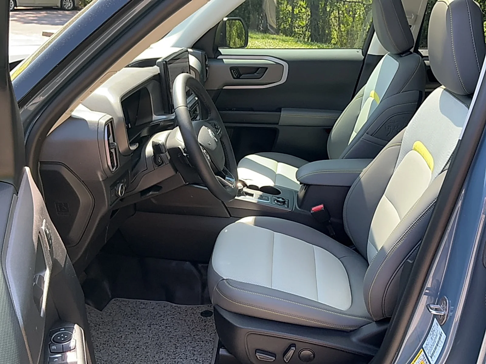 Used 2025 Azure Gray Metallic Tri-Coat Ford Badlands image 13