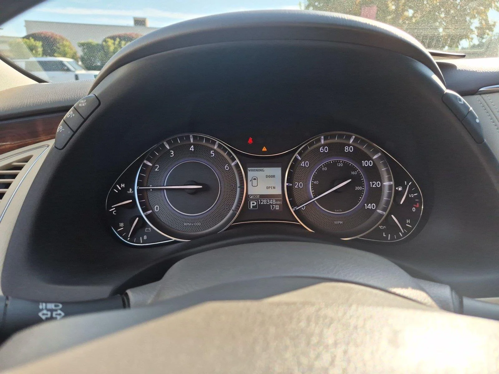 Used 2017 Majestic White INFINITI  image 20