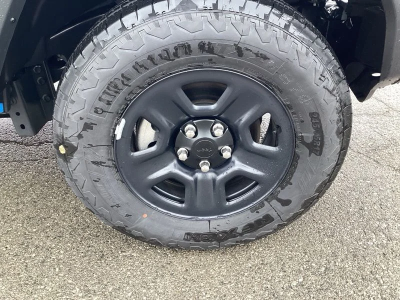 New 2026 Hydro Blue Pearl-Coat Exterior Paint Jeep Sport image 9