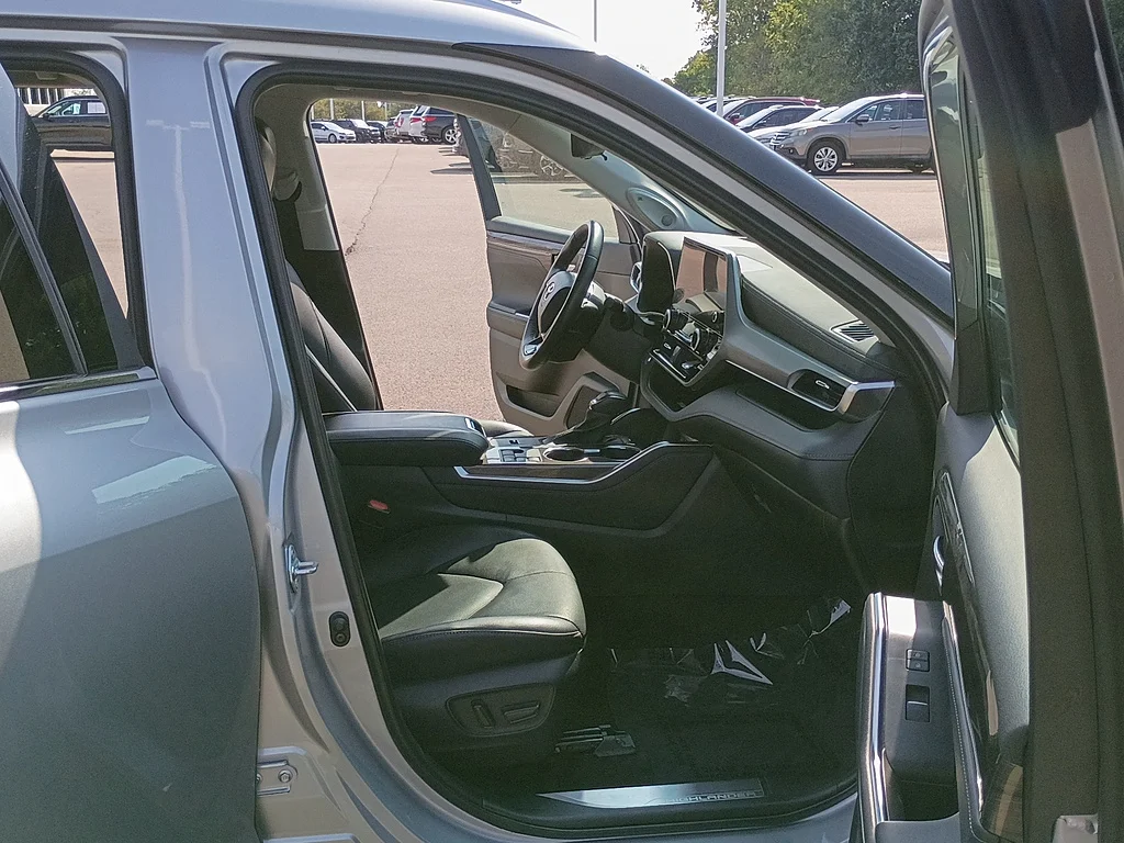 Used 2023 Celestial Silver Metallic Toyota Platinum image 17
