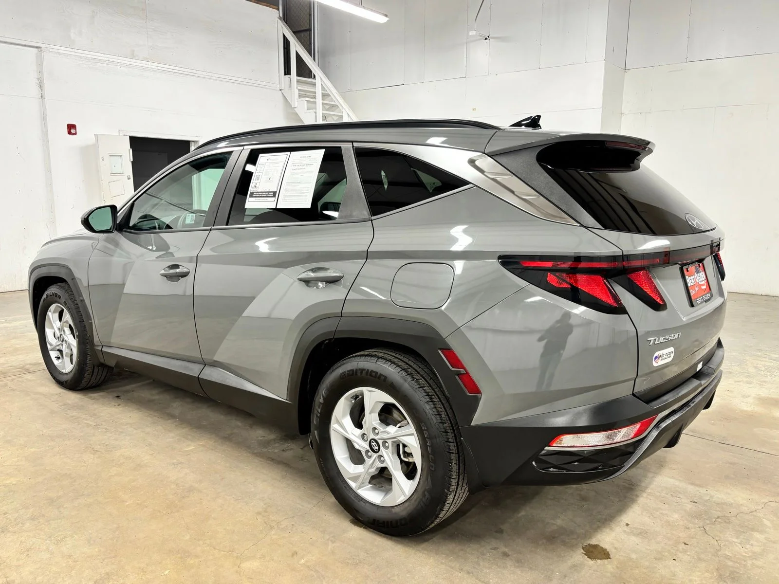 Used 2024 Gray Hyundai SEL image 5