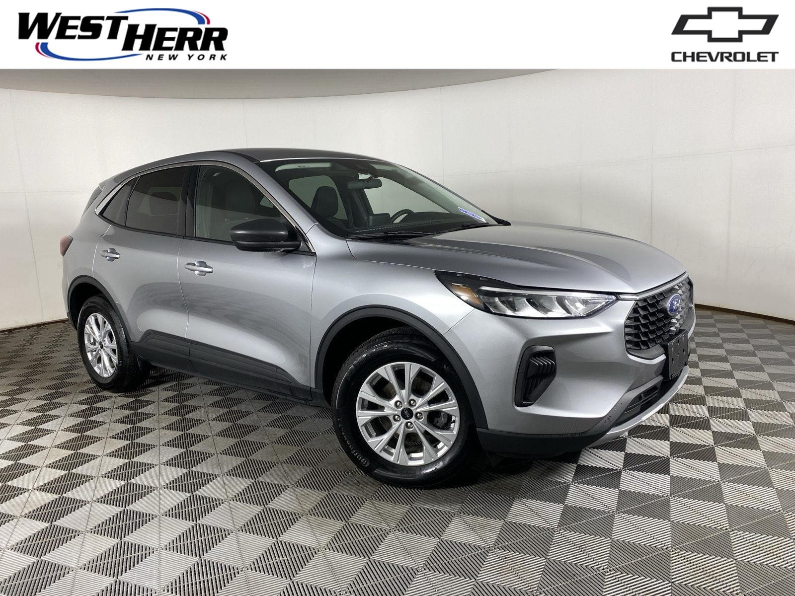 Used 2023 Iconic Silver Ford Active image 1