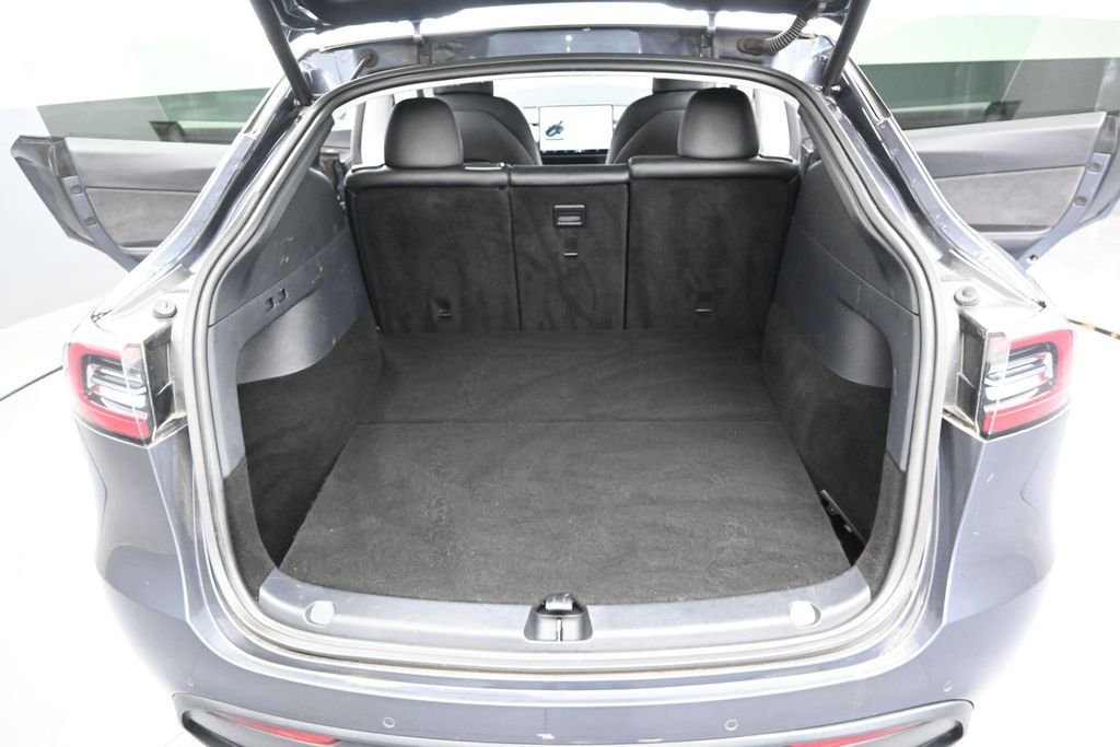 Used 2020  Tesla Performance image 11