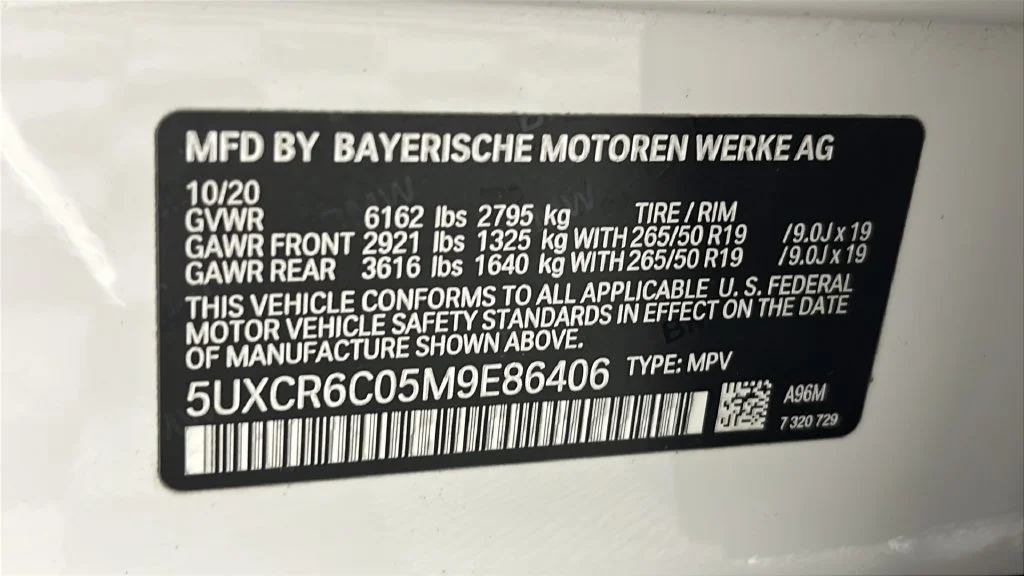Used 2021 White BMW xDrive40i image 46