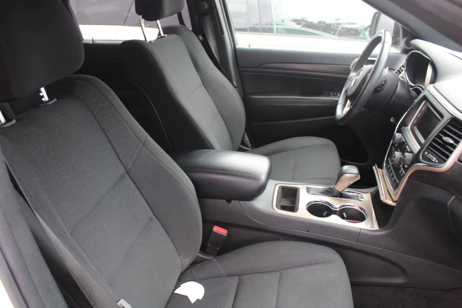 Used 2016 Bright White Clearcoat Jeep Laredo image 7
