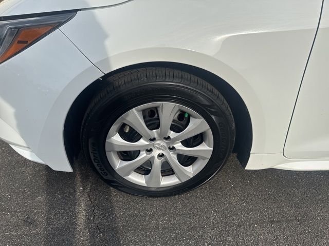 Used 2024 White Toyota LE image 5