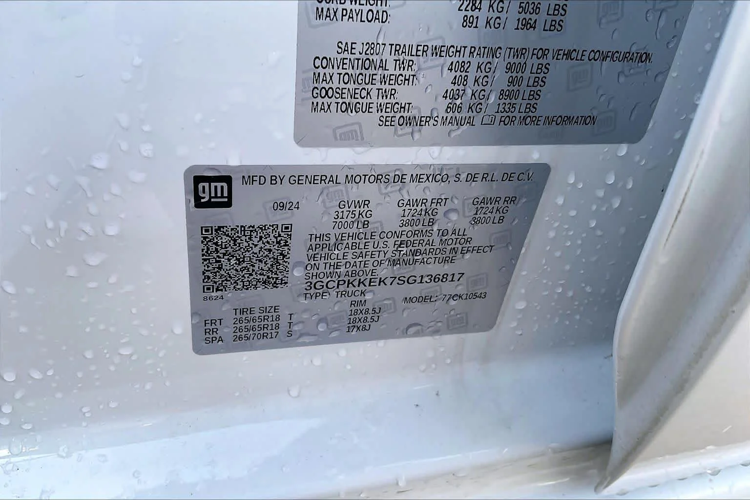 Used 2025 Summit White Chevrolet LT (2FL) image 32