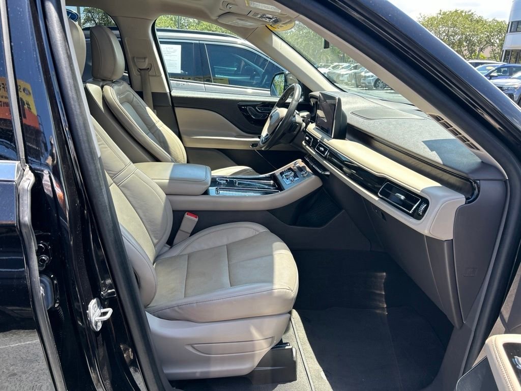 Used 2023 Black Lincoln Reserve image 38