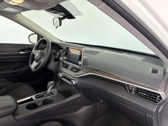 Used 2025 Glacier White Nissan SV image 36