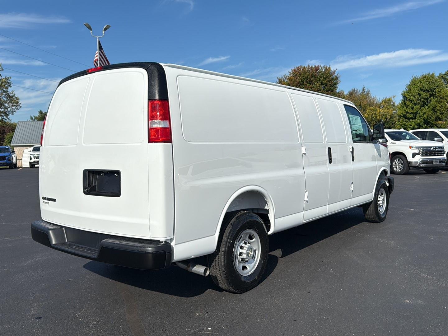 2025 Chevrolet Express Cargo Work Van - Photo 9