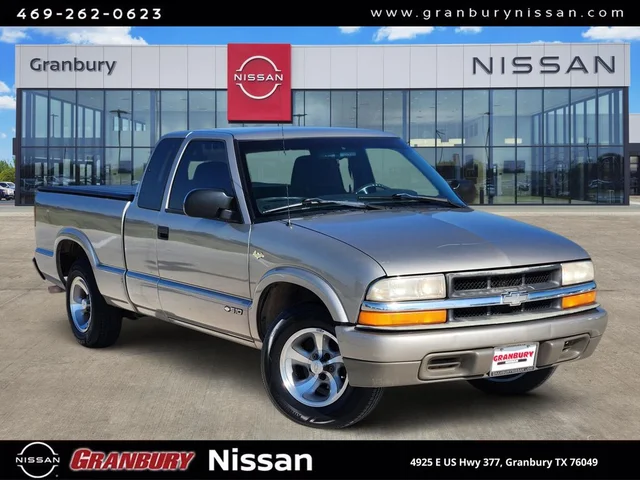 Pre-Owned 2000 Chevrolet S-10 LS