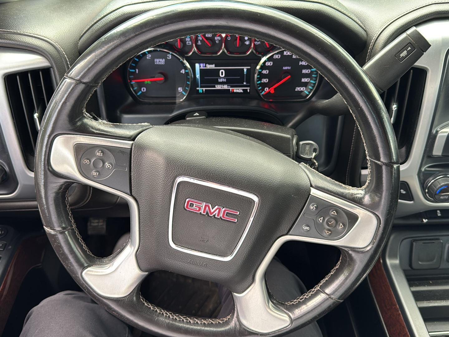 Used 2019 Onyx Black GMC SLE image 12