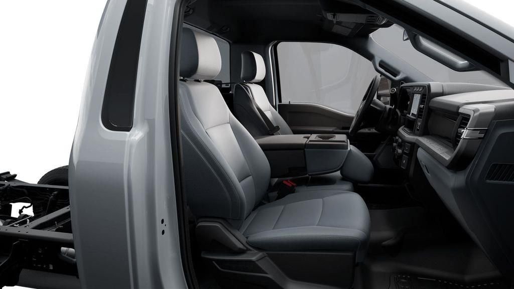 New 2024 Oxford White Ford F-600® XL image 6
